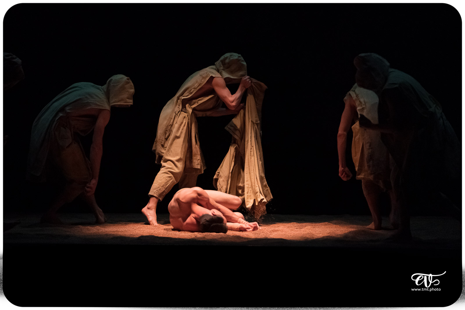 MY LAND (RECIRQUEL COMPANY)